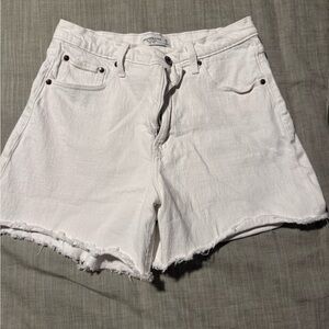Abercrombie & Fitch White High-Rise the dad short curve love